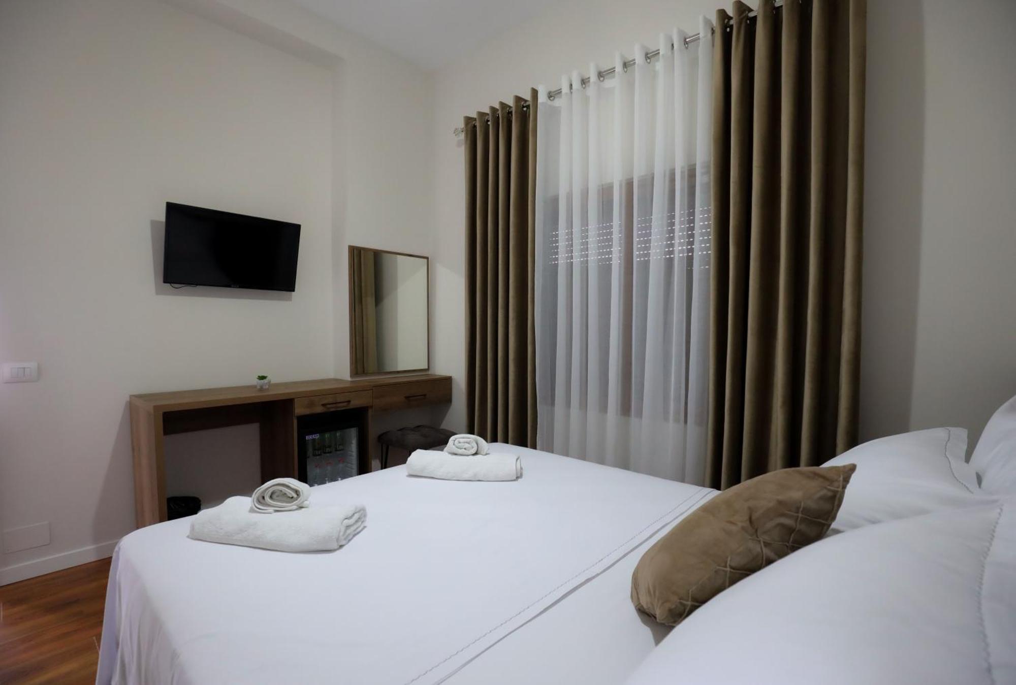 Elona'S Rooms Krujë Екстериор снимка