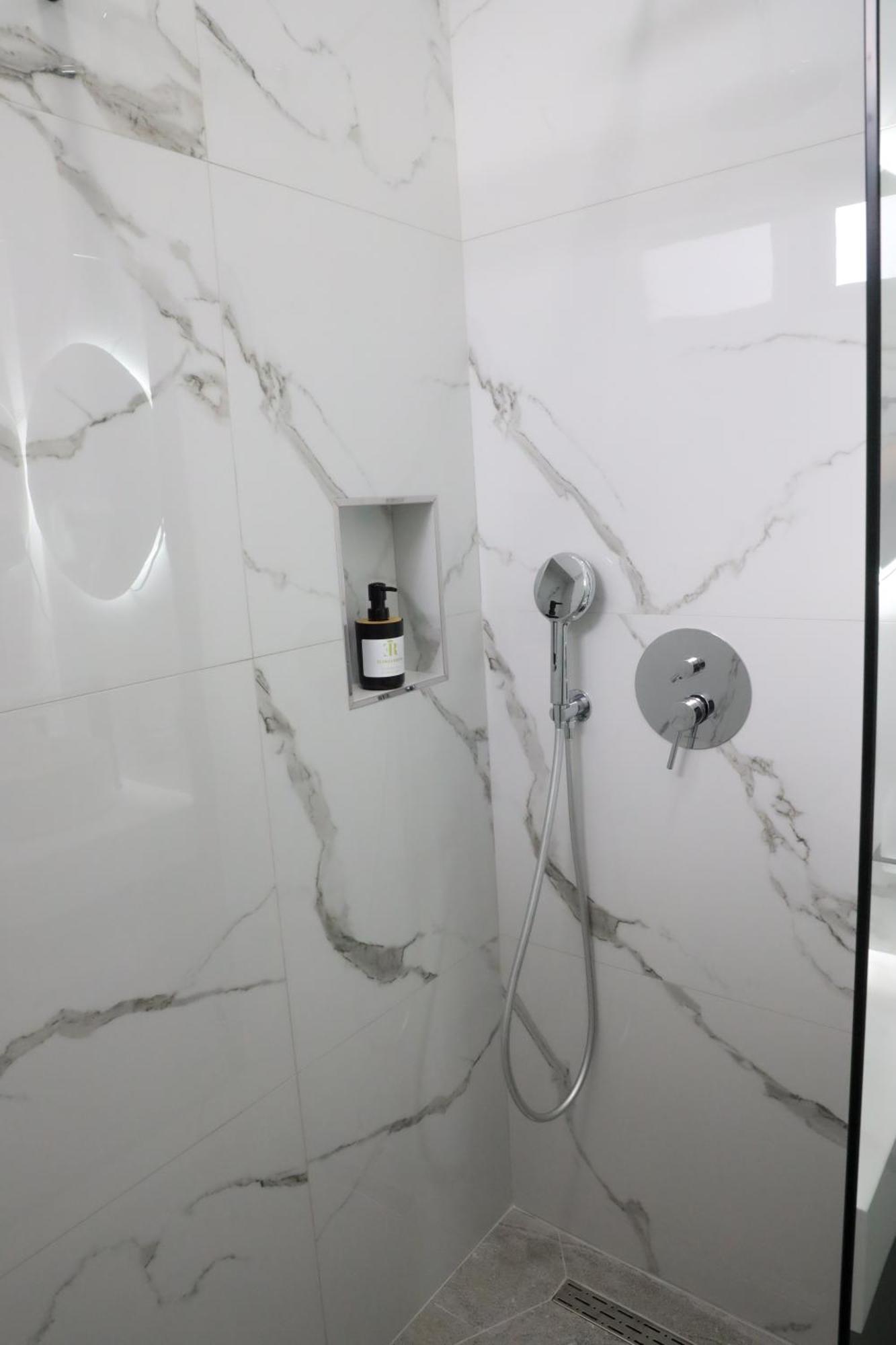 Elona'S Rooms Krujë Екстериор снимка